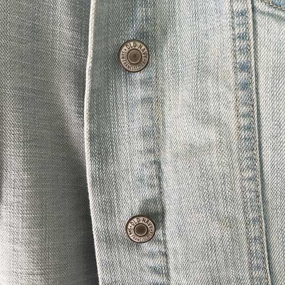 Light wash denim jean jacket - Picture 5 of 7